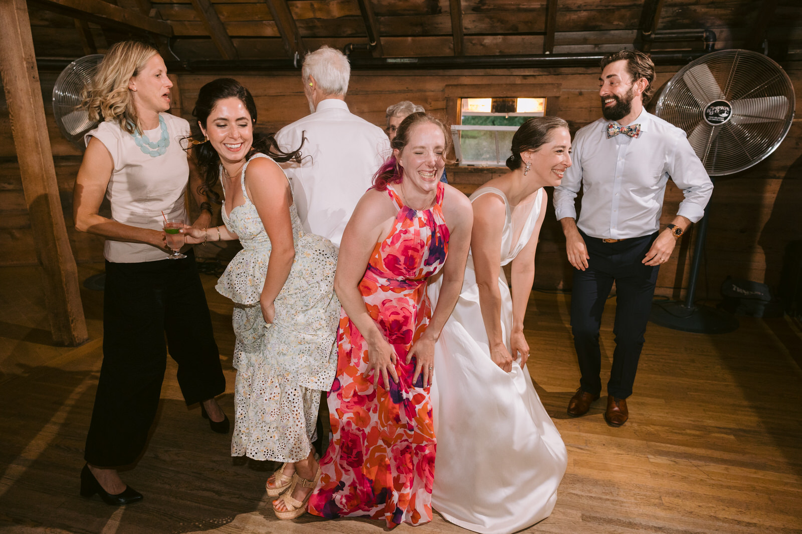 dancing at round barn vt wedding